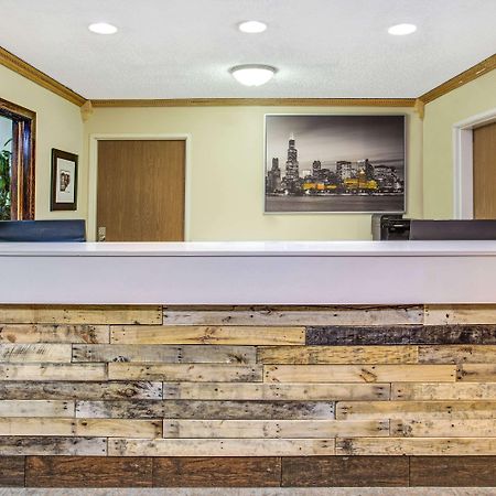Days Inn By Wyndham Great Lakes Naval Base Норт-Чикаго Экстерьер фото