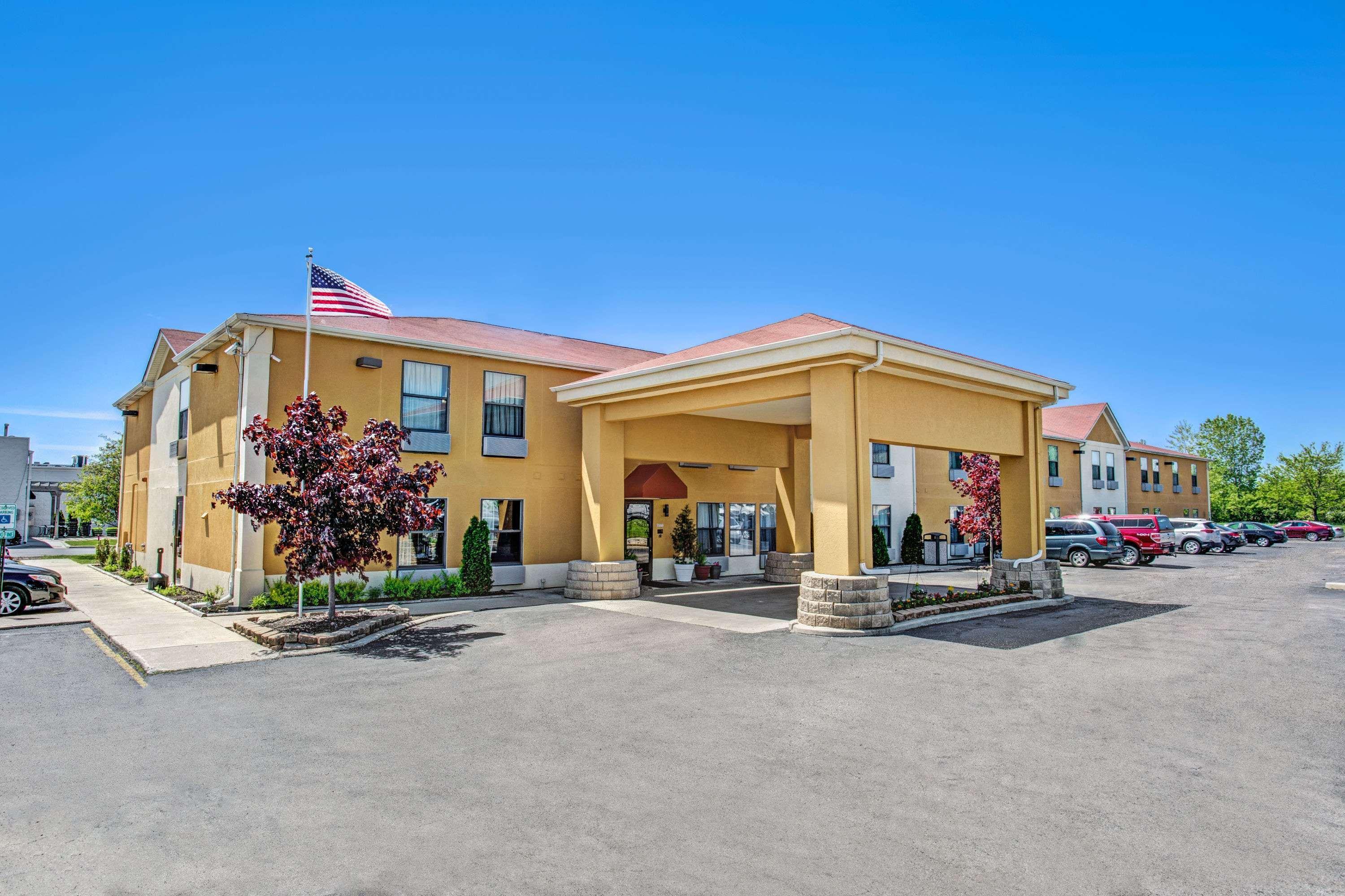 Days Inn By Wyndham Great Lakes Naval Base Норт-Чикаго Экстерьер фото